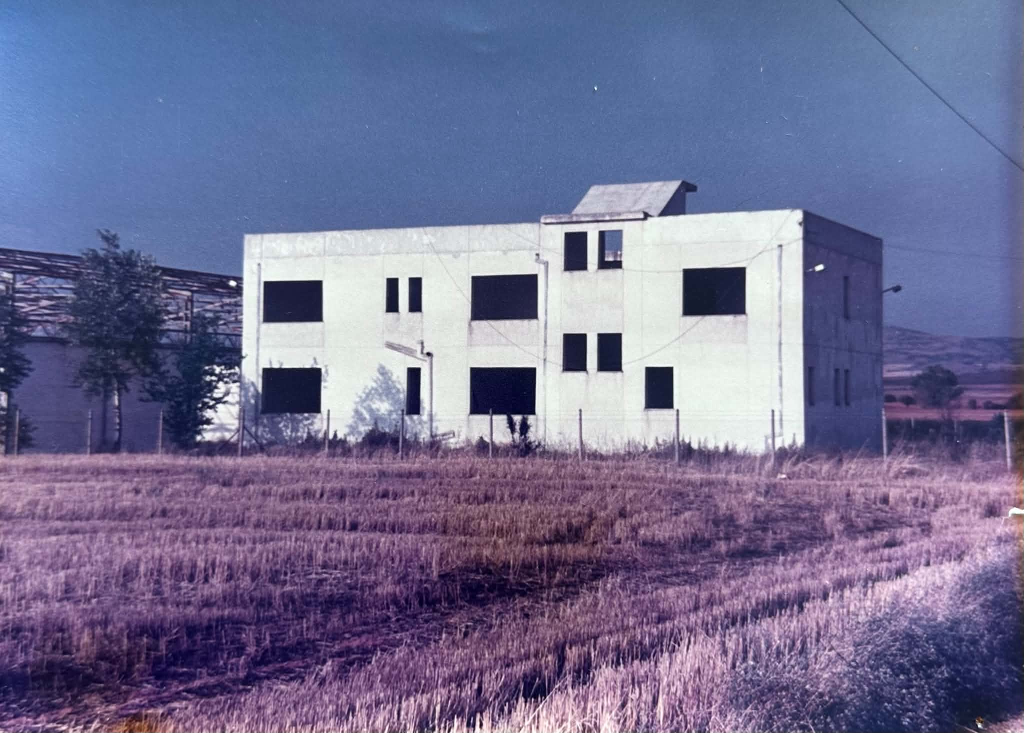 Ιστορική φωτογραφία εργαζομένων στο εργοστάσιο της GSM Papermill και των πρώτων χρόνων λειτουργίας του